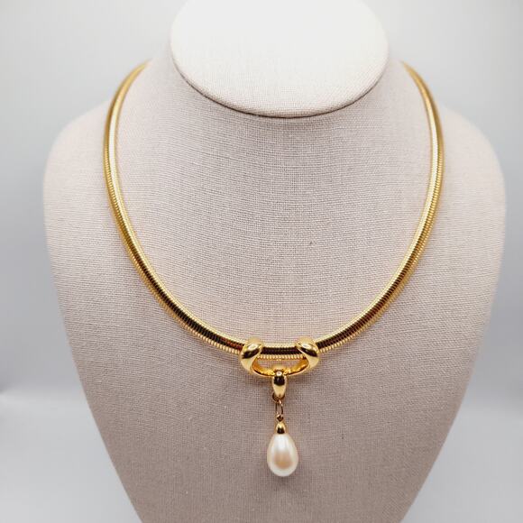 MONET Vintage Gold Omega Chain Necklace Faux Pearl Pendant 19” Signed - Picture 2 of 12
